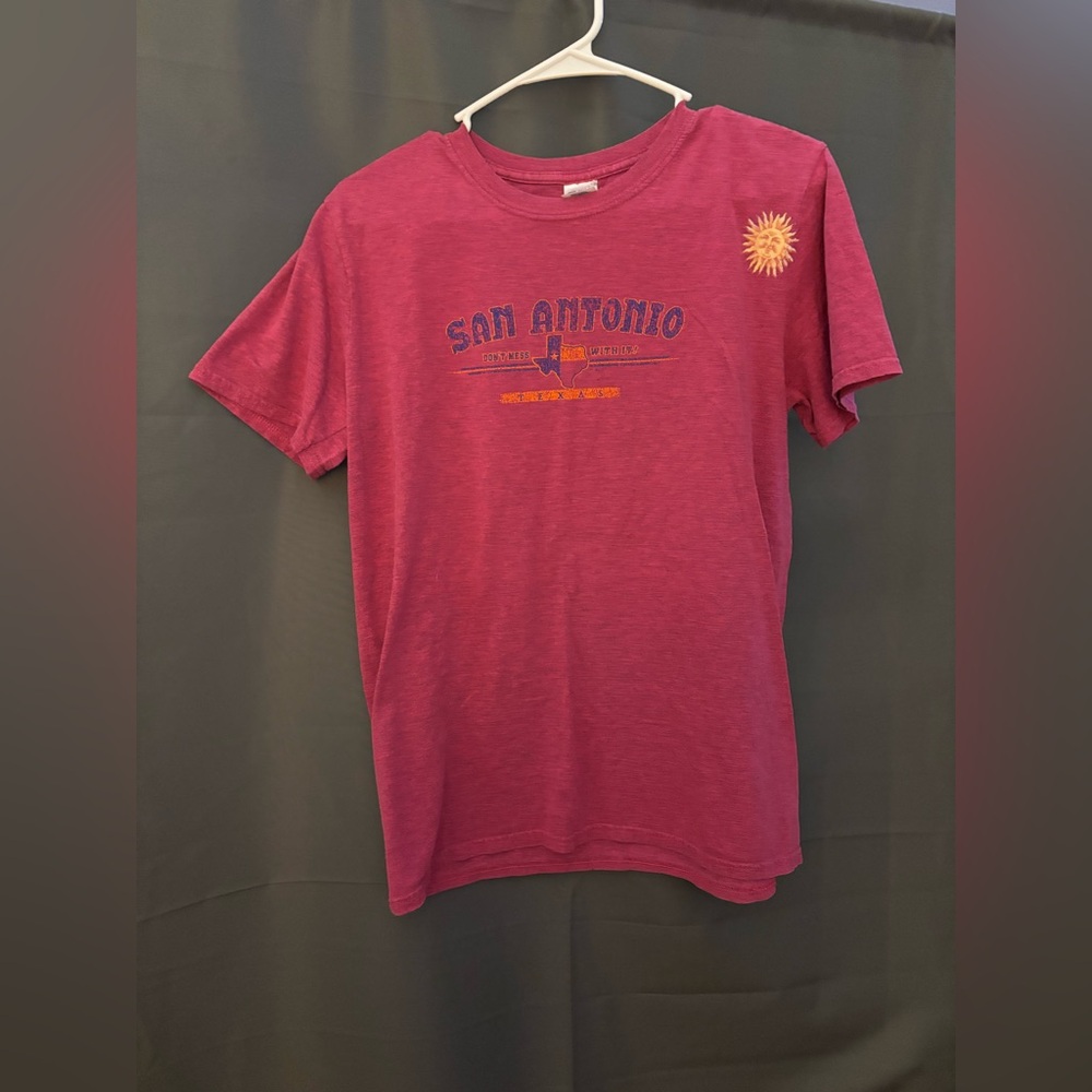 San Antonio, TX Graphic T-Shirt Size Medium